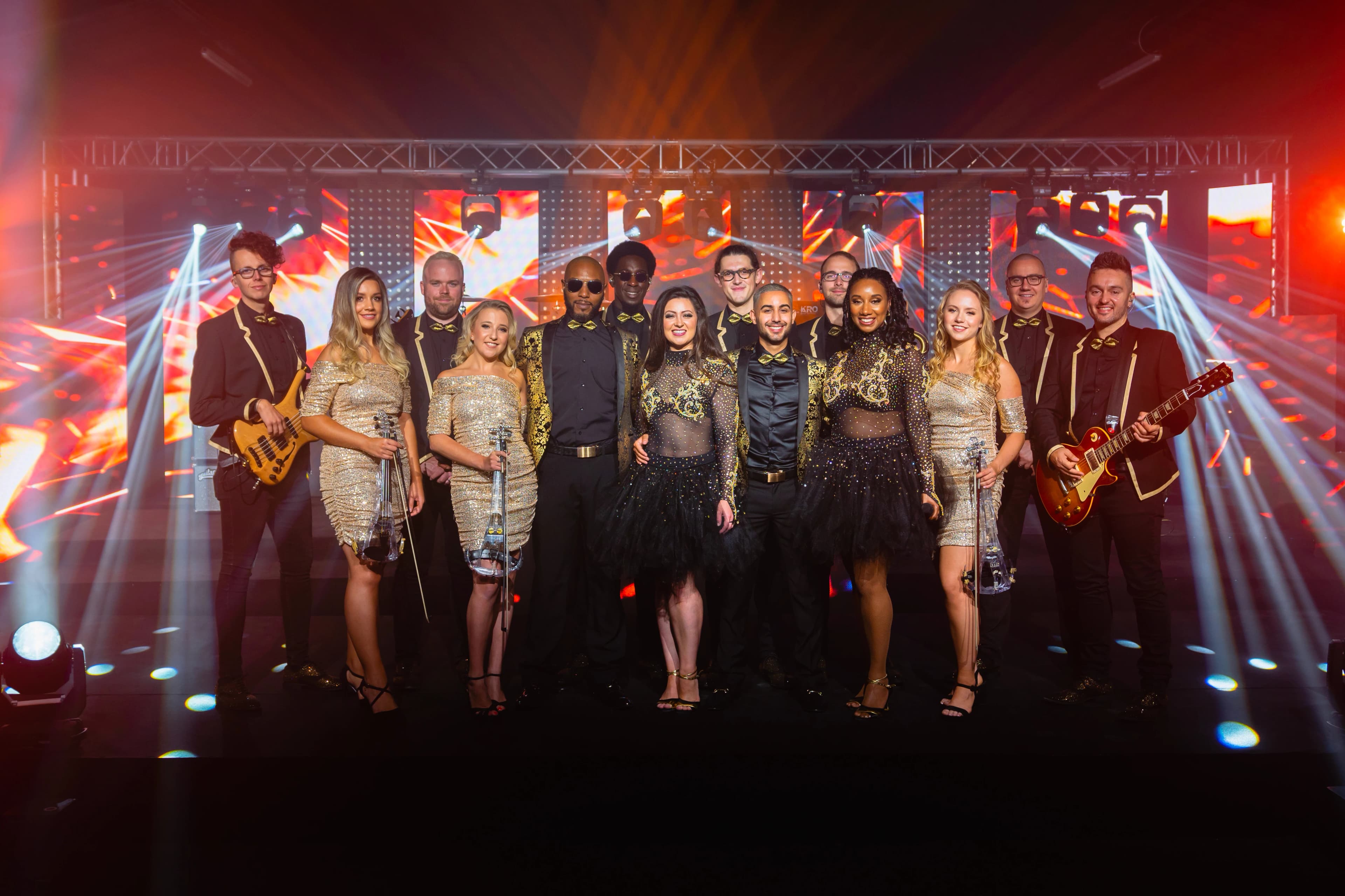 Jam Hot Showband - Image 1