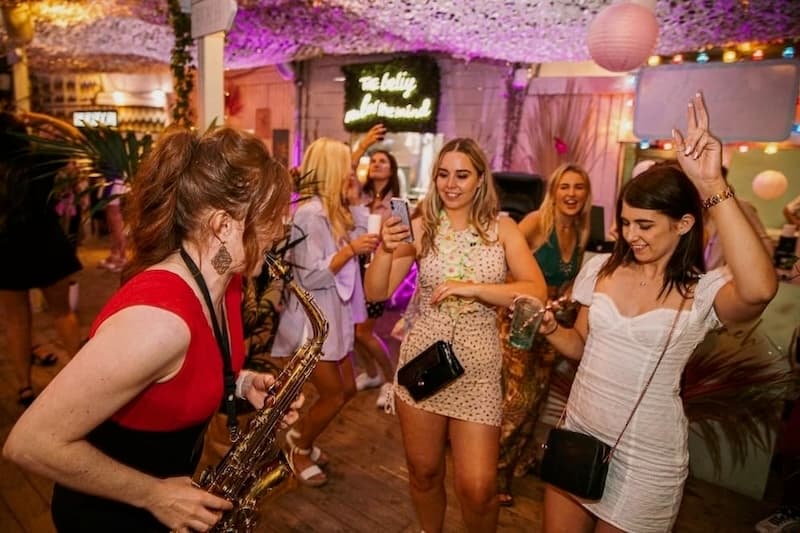 Sarah Saxophone - Image 4