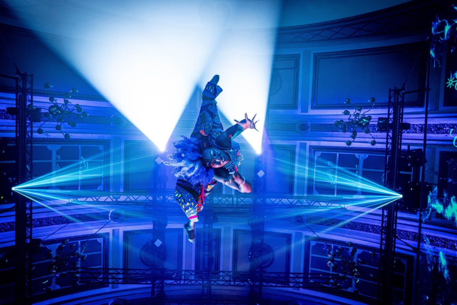 Cirque Bijou - Image 1