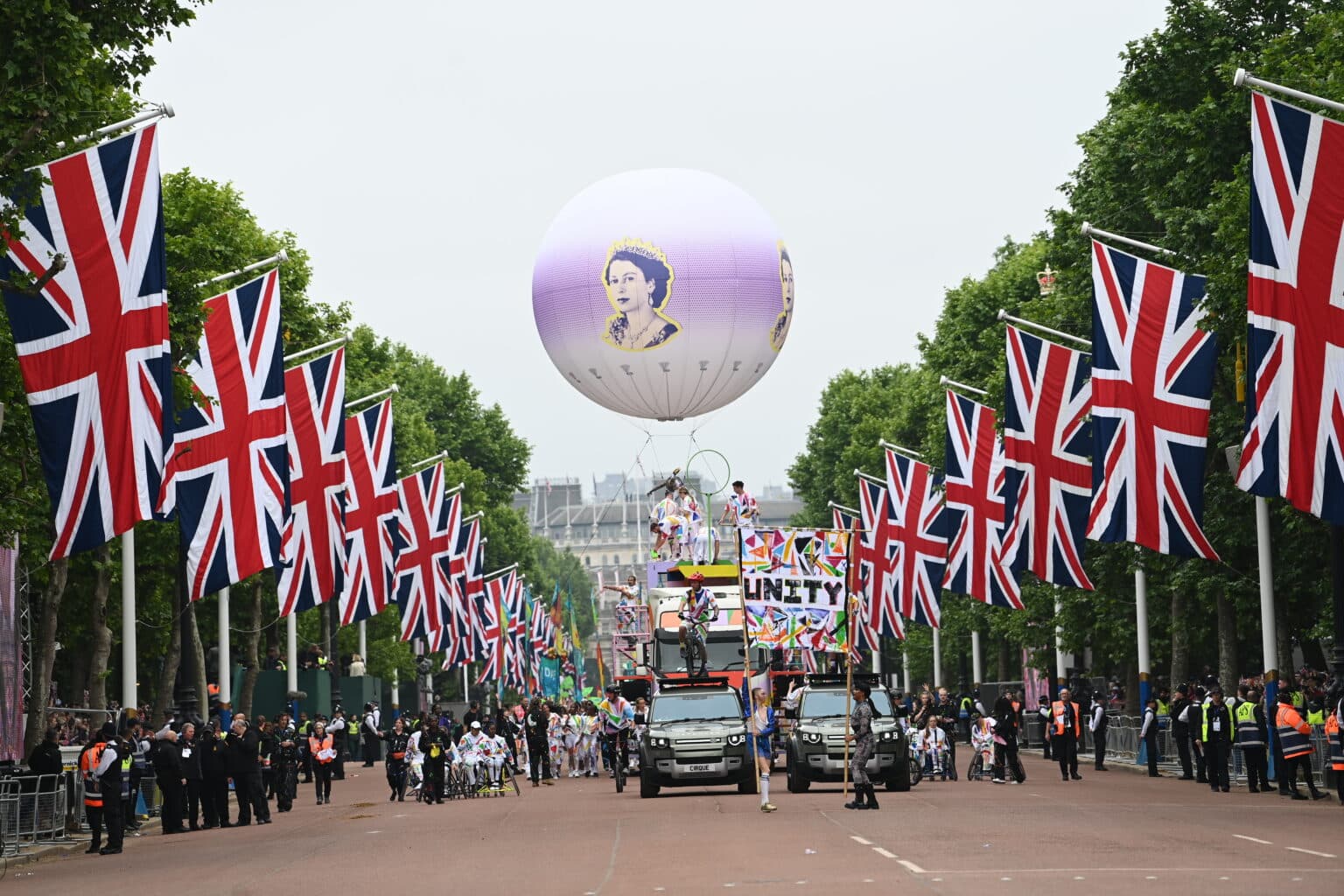 Cirque Bijou - Image 4